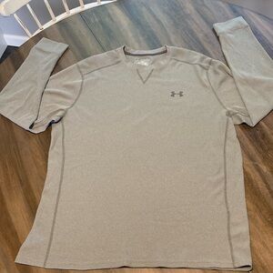 Men’s Under Armour thermal, long sleeve shirt. Size 2 XL.